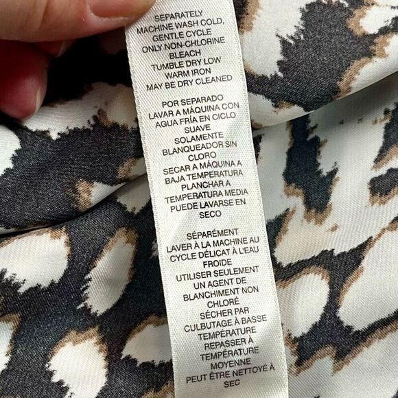 Chico’s Women’s Animal Print Leopard Asymmetrical Blouse 3 XL - Picture 10 of 11